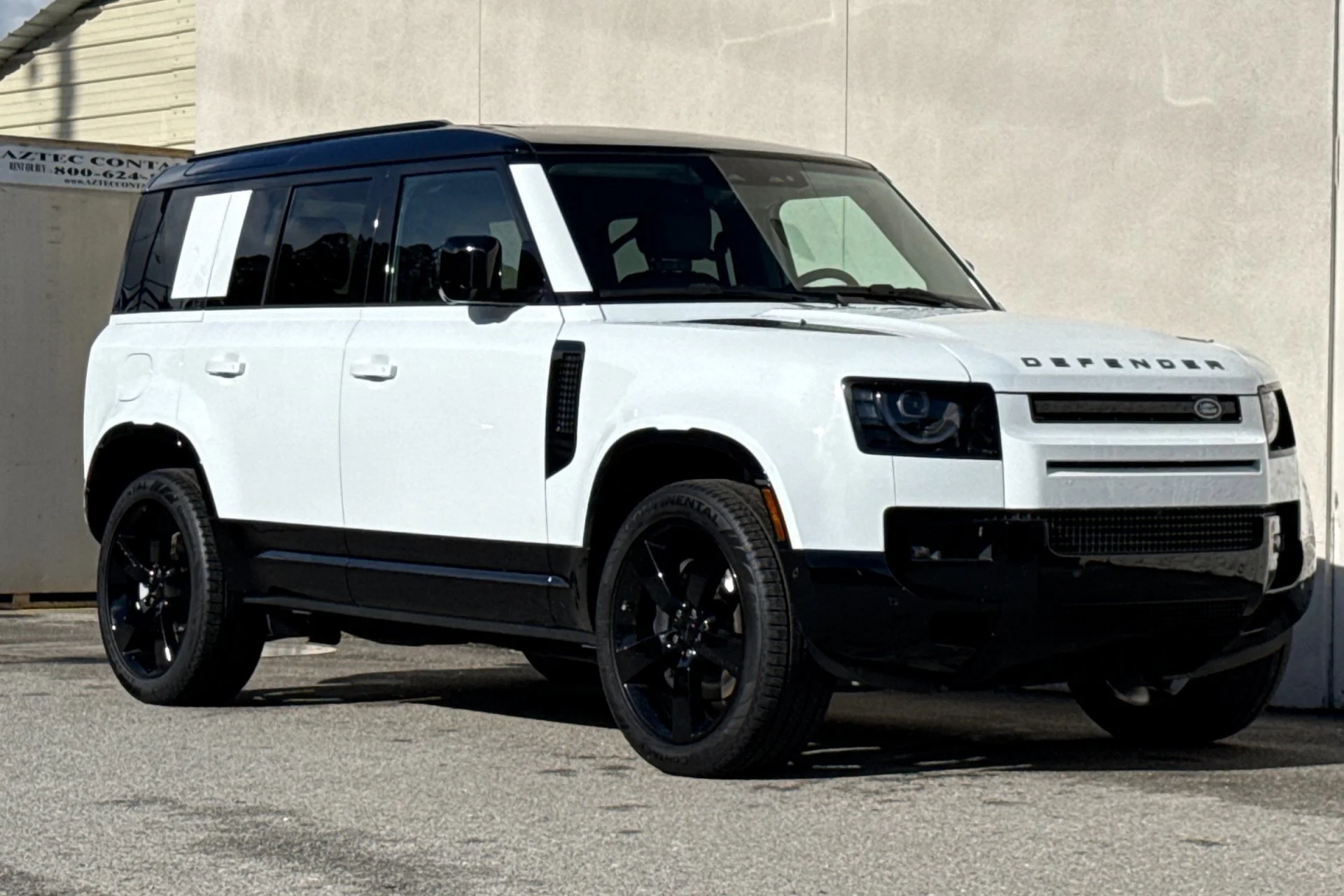 New 2026 Fuji White Land Rover X-Dynamic SE image 9