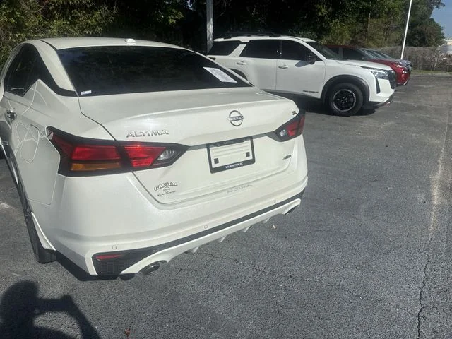 Used 2025 White Nissan 2.5 SL image 35