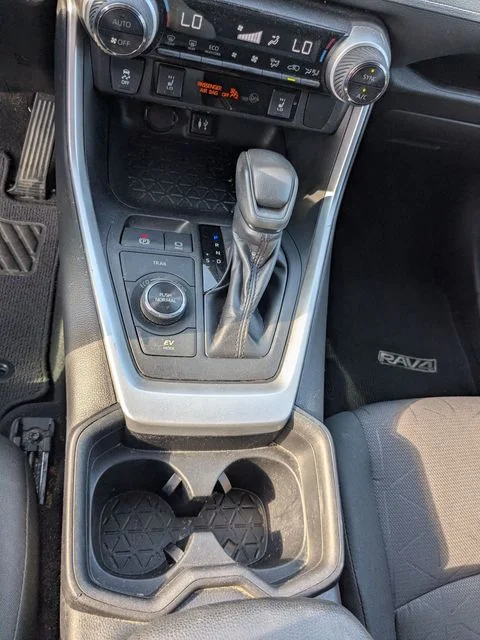 Used 2019 Midnight Black Metallic Toyota XLE image 16