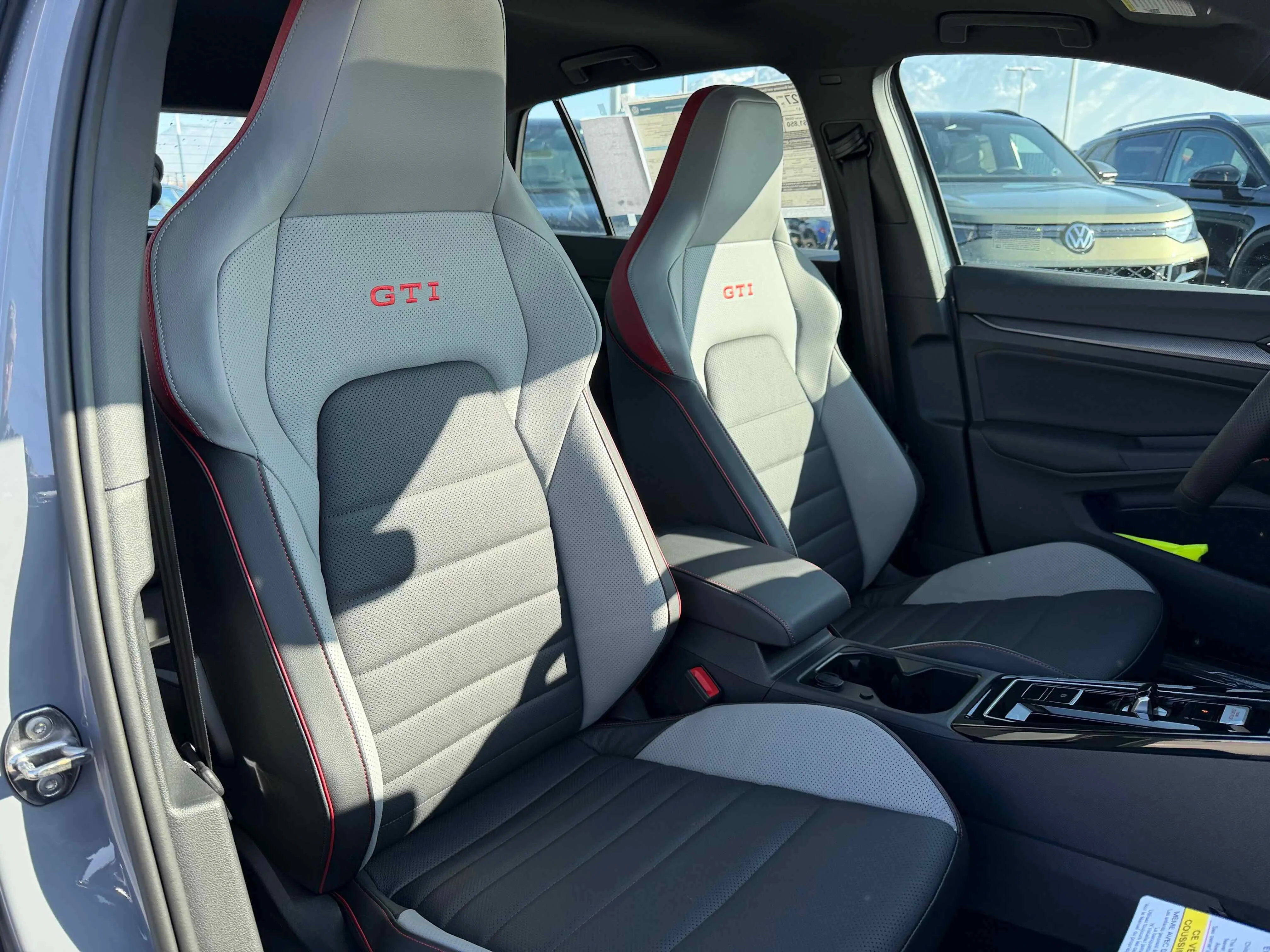 New 2026 Moonstone Volkswagen SE image 32