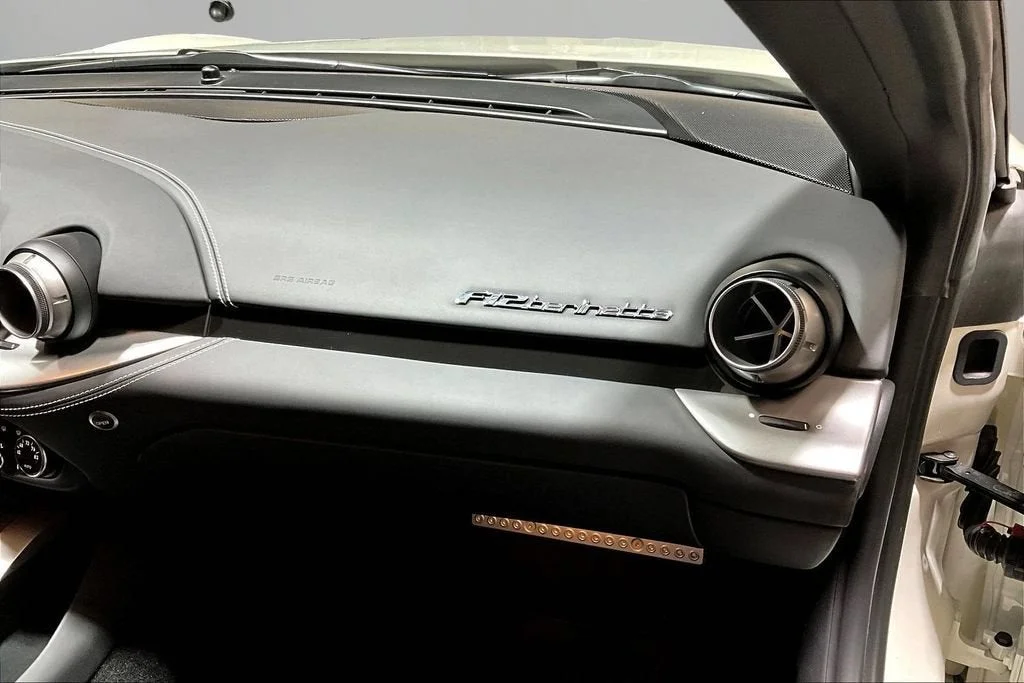 Used 2016 Bianco Avus Ferrari Berlinetta image 20