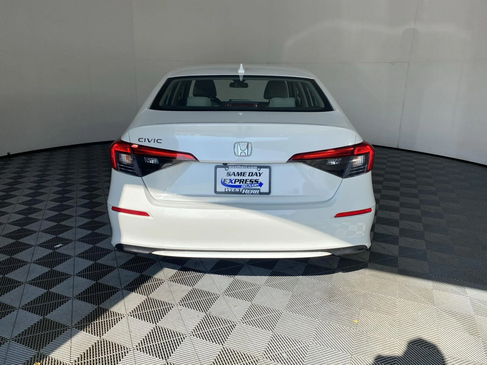 Used 2023 Platinum White Pearl Honda LX image 6