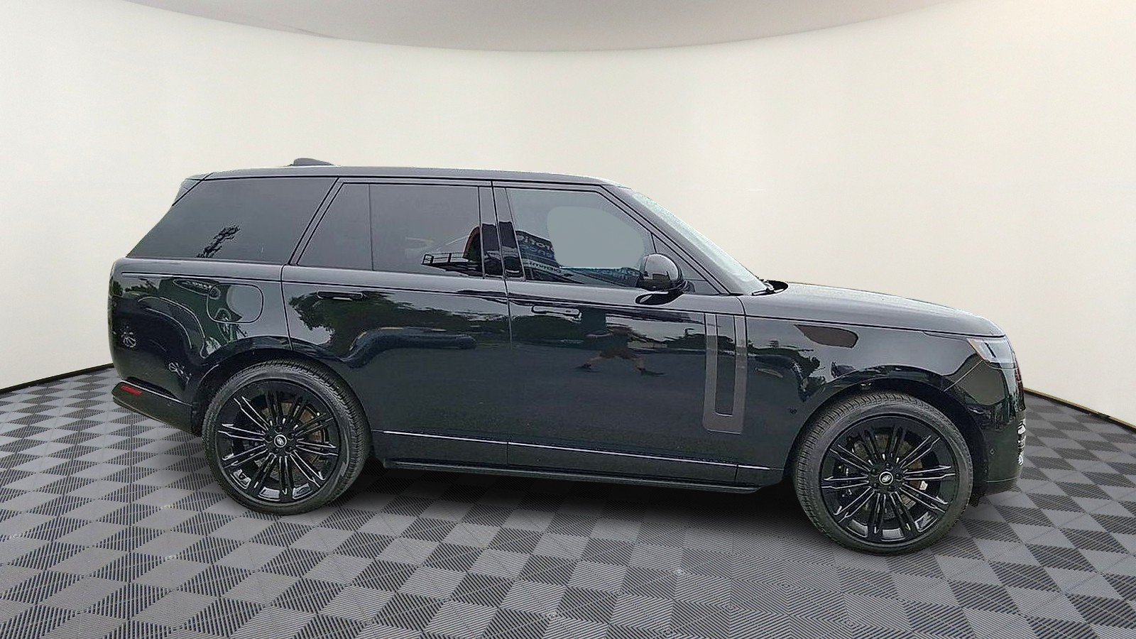 Certified Used 2025 Santorini Black Metallic - 1AG Land Rover P530 SE image 9