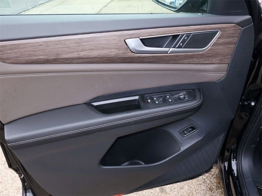 New 2026 Black Volkswagen 2.0T SEL image 14