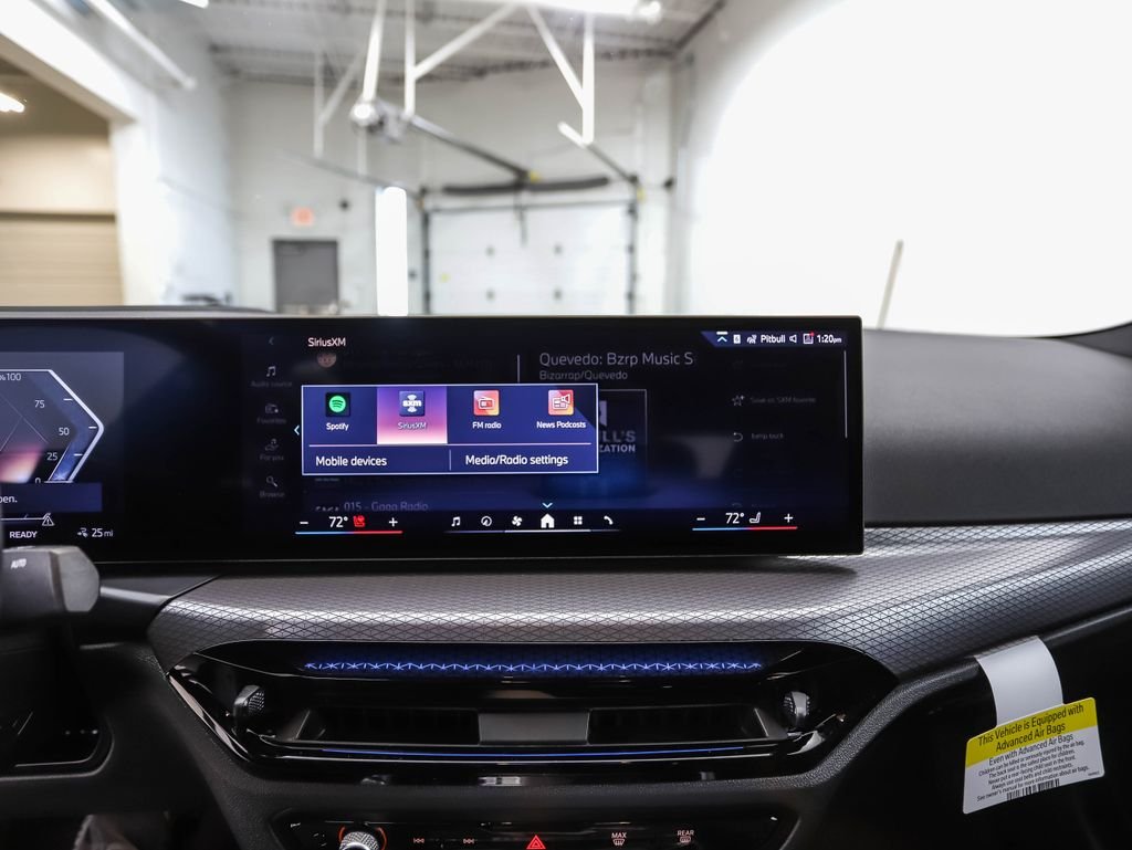 2025 BMW i4 40 - Photo 15