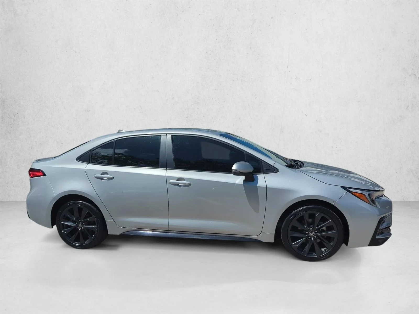 Used 2024 Classic Silver Metallic Toyota SE image 4