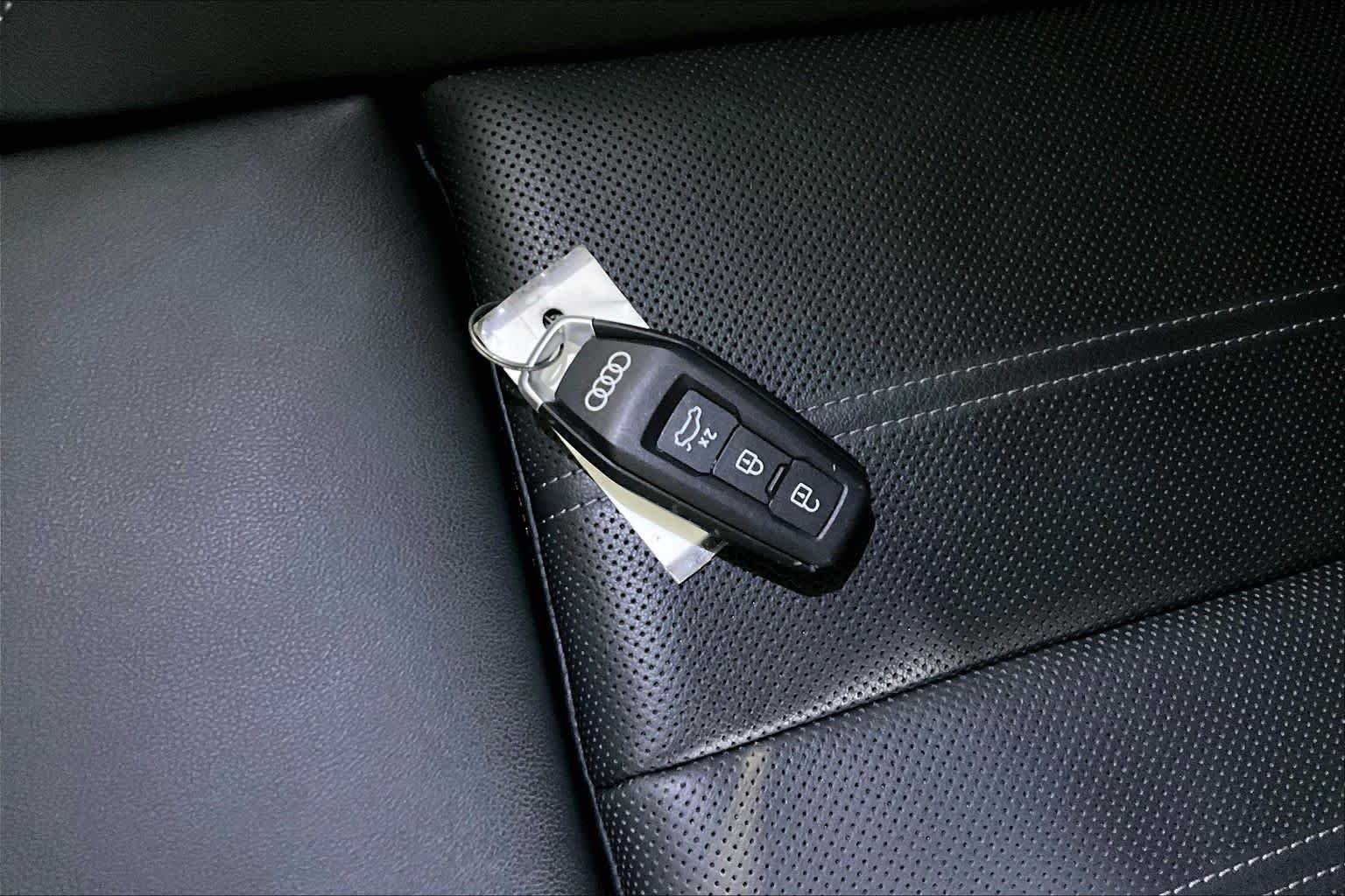 Used 2025 Navarra Blue Metallic Audi Premium Plus image 14