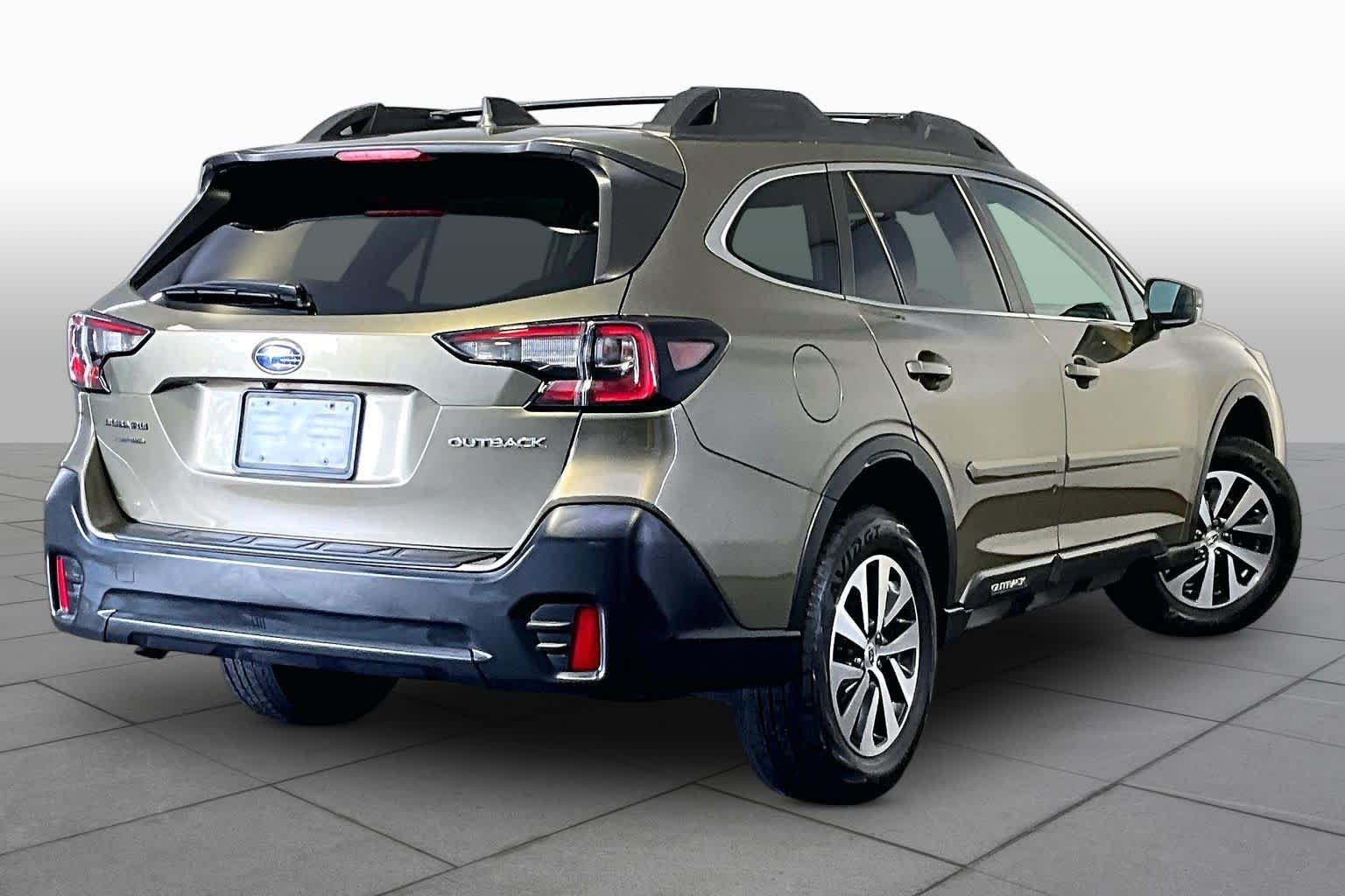 Used 2022 Autumn Green Metallic Subaru Premium image 13