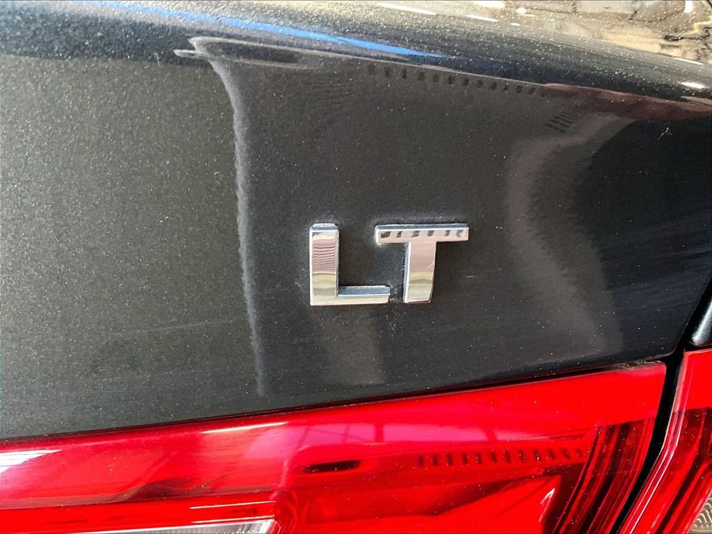 Used 2018 Gray Chevrolet LT image 29