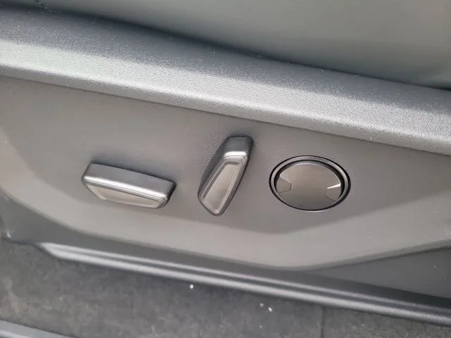 New 2027 Gray Metallic Ford Active image 23