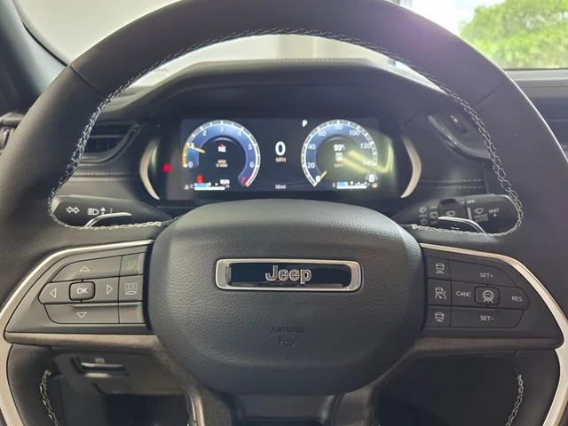 New 2026 Baltic Gray Metallic Clear-Coat Exterior Paint Jeep Altitude image 24