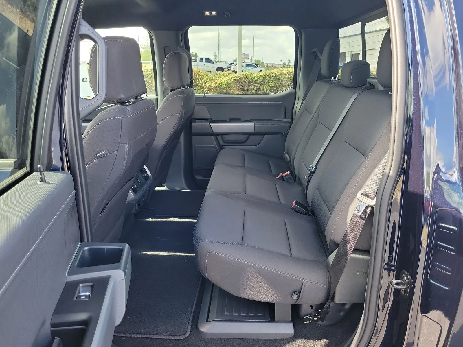 Certified Used 2025 Blue Ford XLT image 11