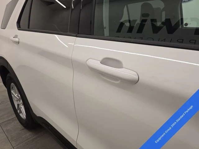 New 2026 Star White Metallic Tri-Coat Ford Active image 8