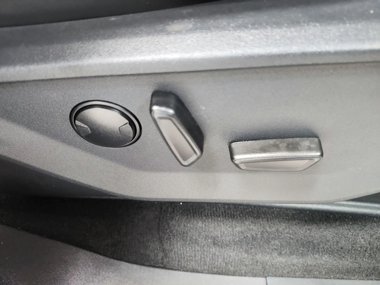 Used 2025 Black Ford Platinum image 48
