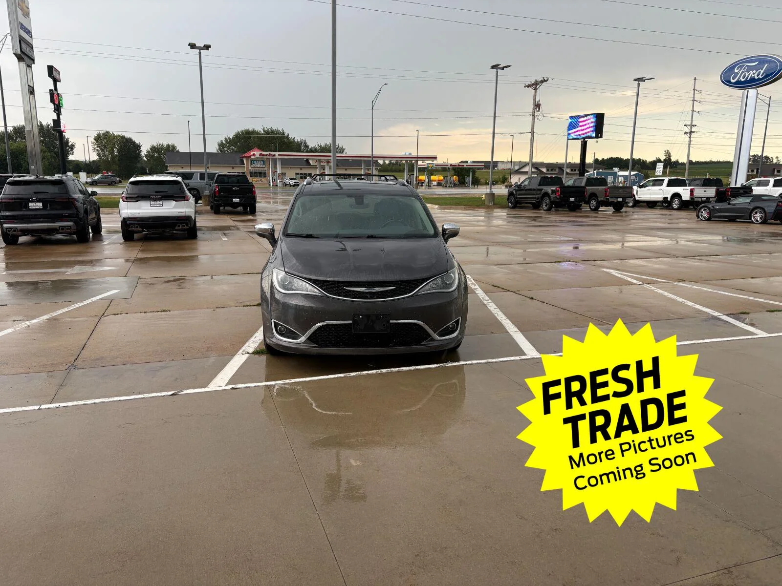 Used 2018 Granite Crystal Metallic Clearcoat Chrysler Limited image 1