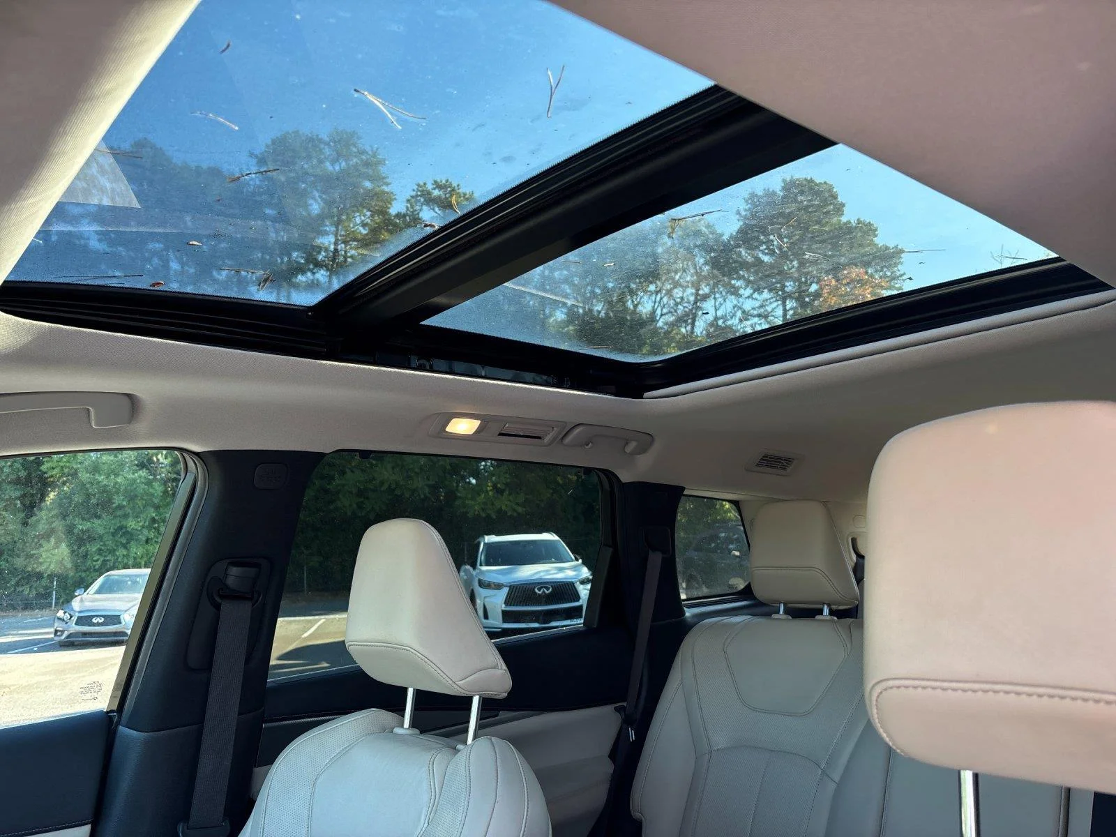 Certified Used 2023 Majestic White INFINITI LUXE image 30