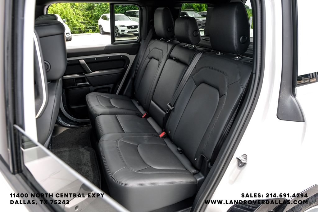 New 2026 Borasco Grey Metallic Land Rover X-Dynamic SE image 41