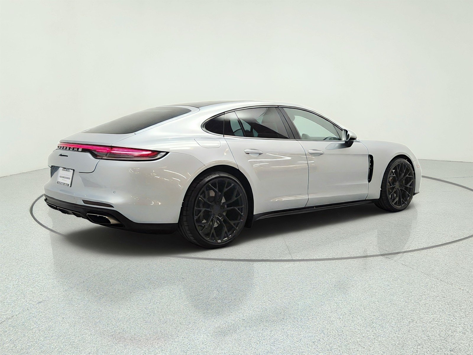 Used 2021 Dolomite Silver Metallic Porsche  image 5