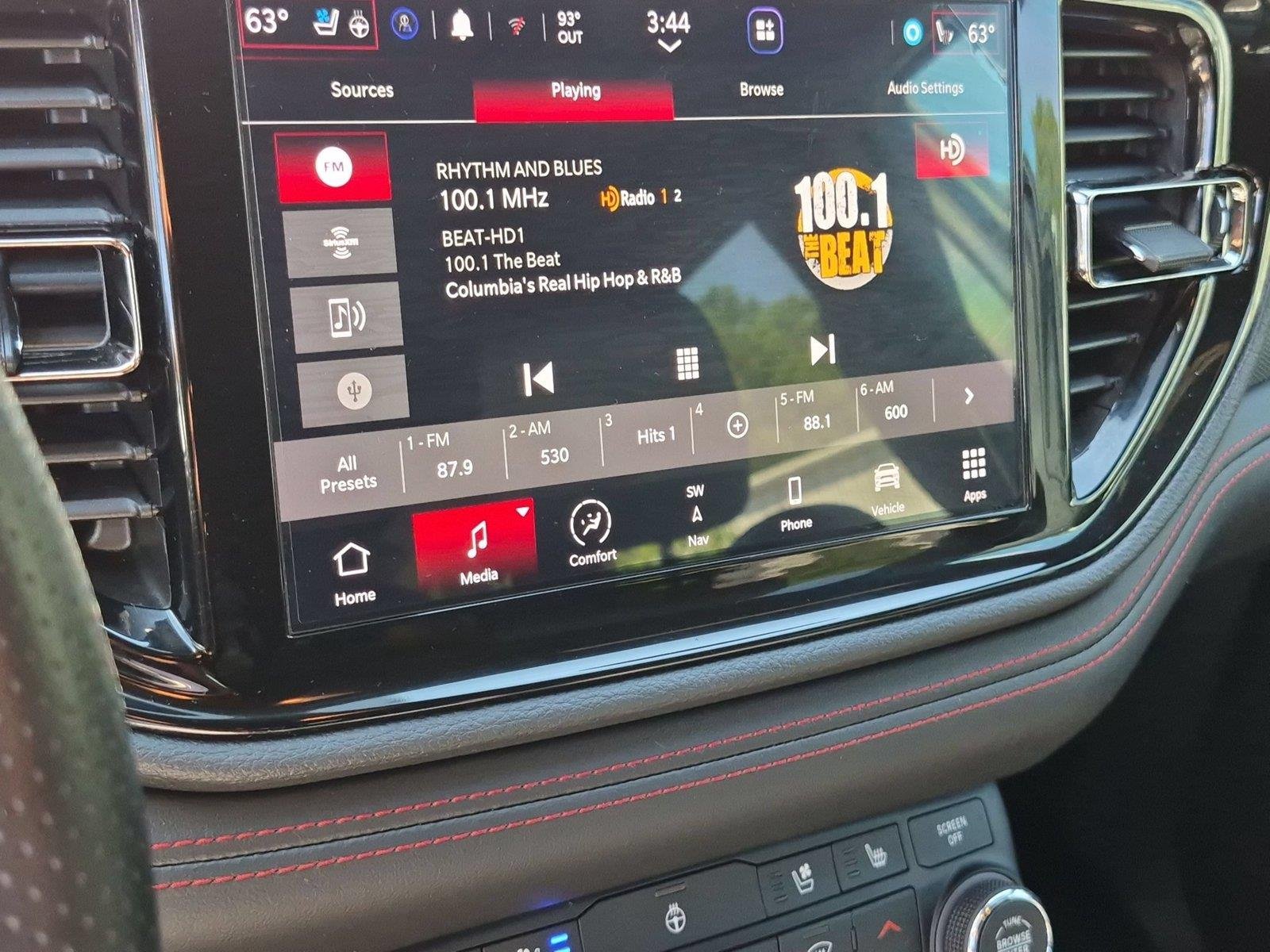 Used 2023 Frostbite Pearlcoat Dodge R/T Plus image 24