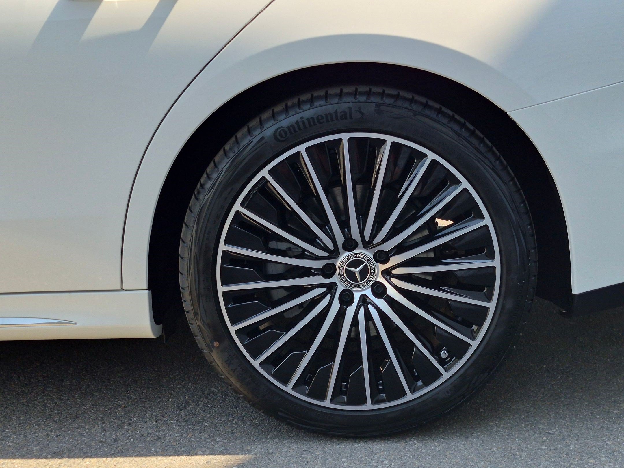 New 2027 Polar White Mercedes-Benz E 350 image 25