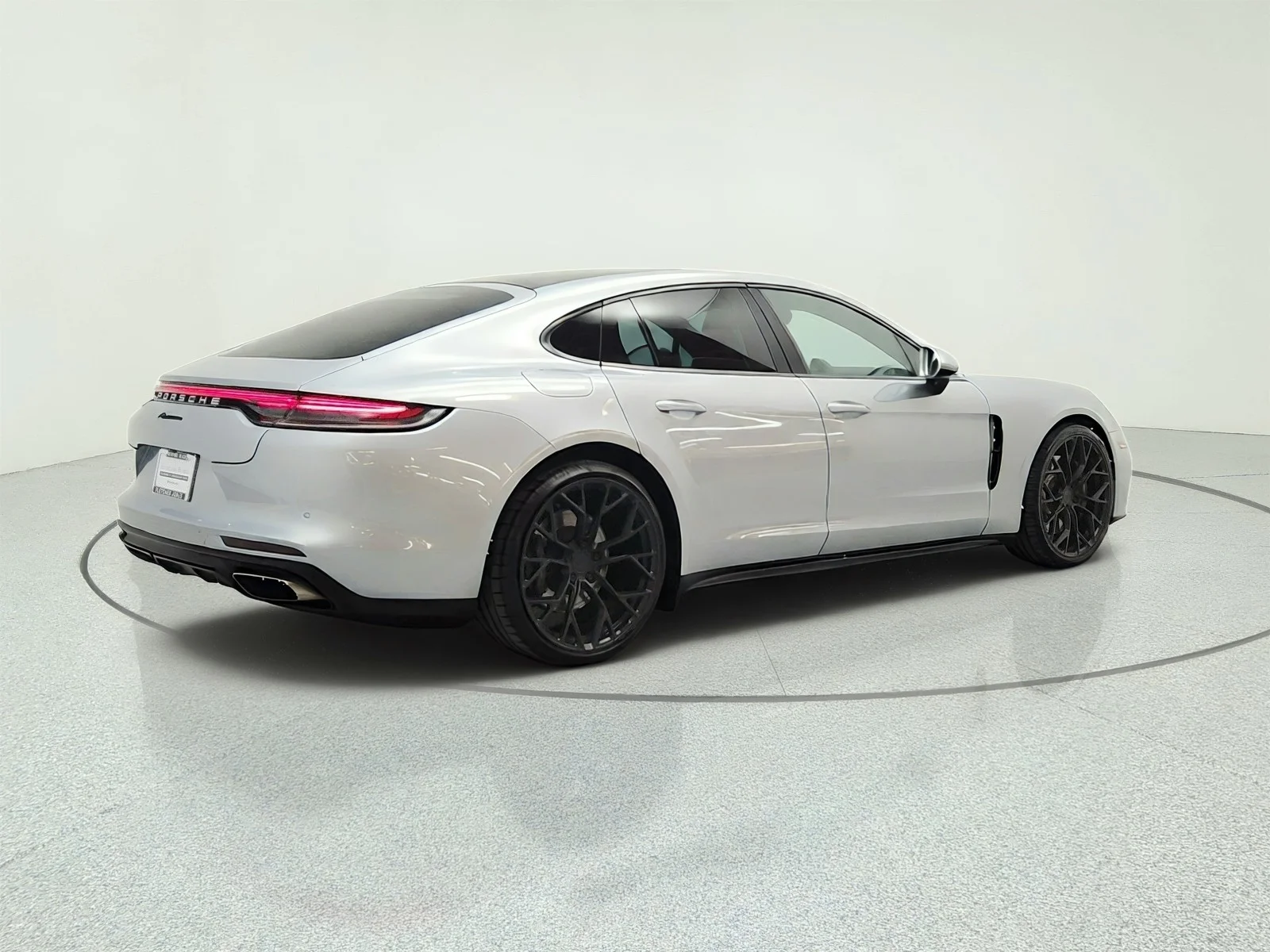 Used 2021 Dolomite Silver Metallic Porsche  image 5