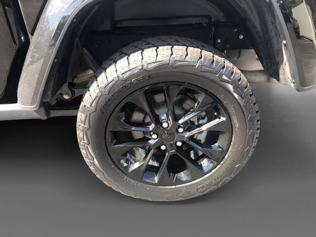 Used 2023 Black Jeep Overland image 8