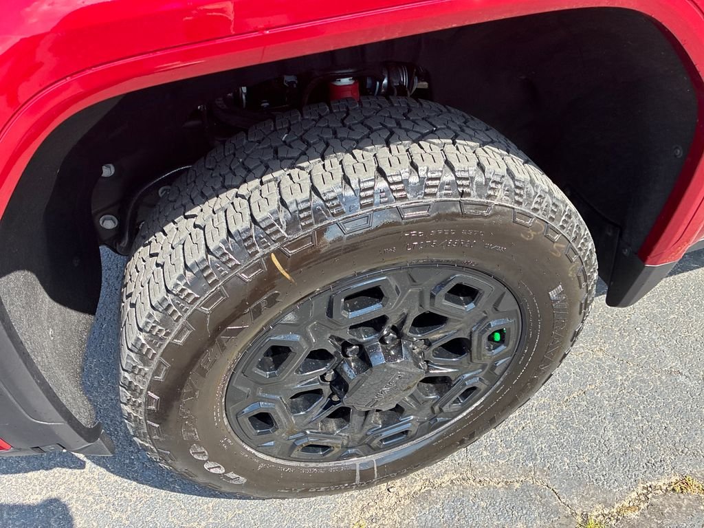 Used 2025 Red GMC AT4 image 9