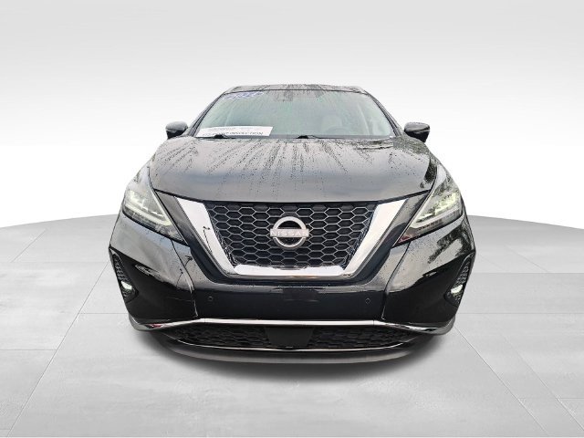 Used 2024 Black Nissan Platinum image 8