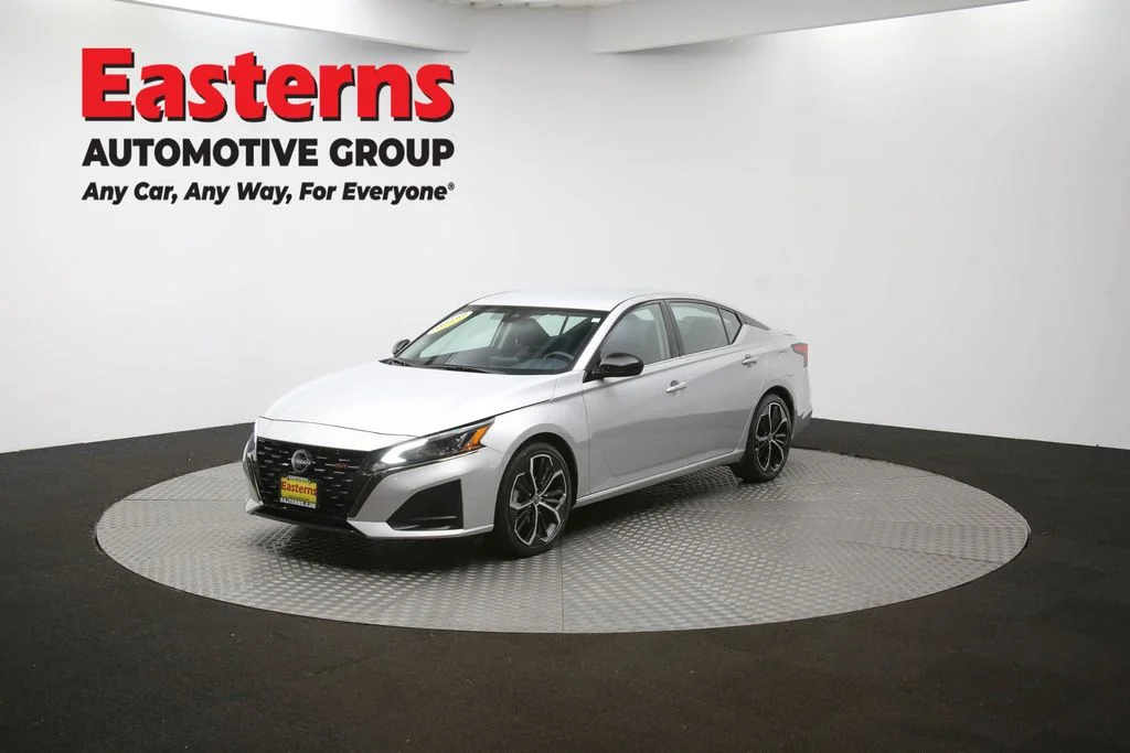 Used 2024 Silver Nissan 2.5 SR image 54