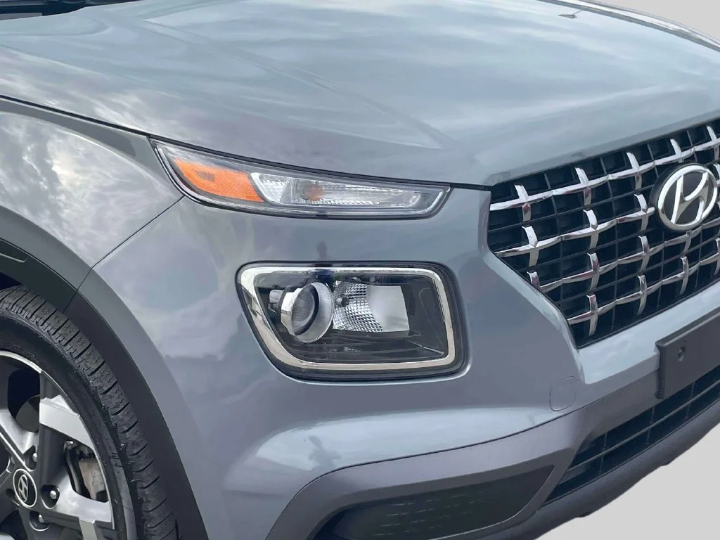 Used 2022 Gray Hyundai SEL image 10