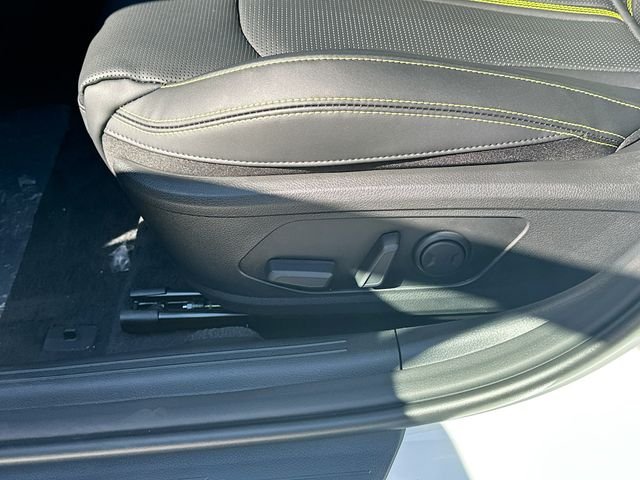 New 2026 Snow White Pearl Kia GT image 20
