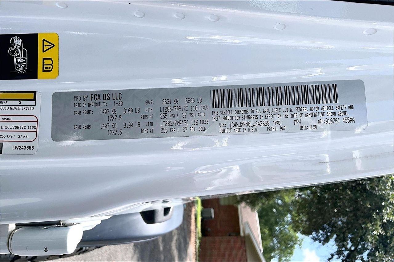 Used 2020 White Jeep Unlimited Rubicon image 16