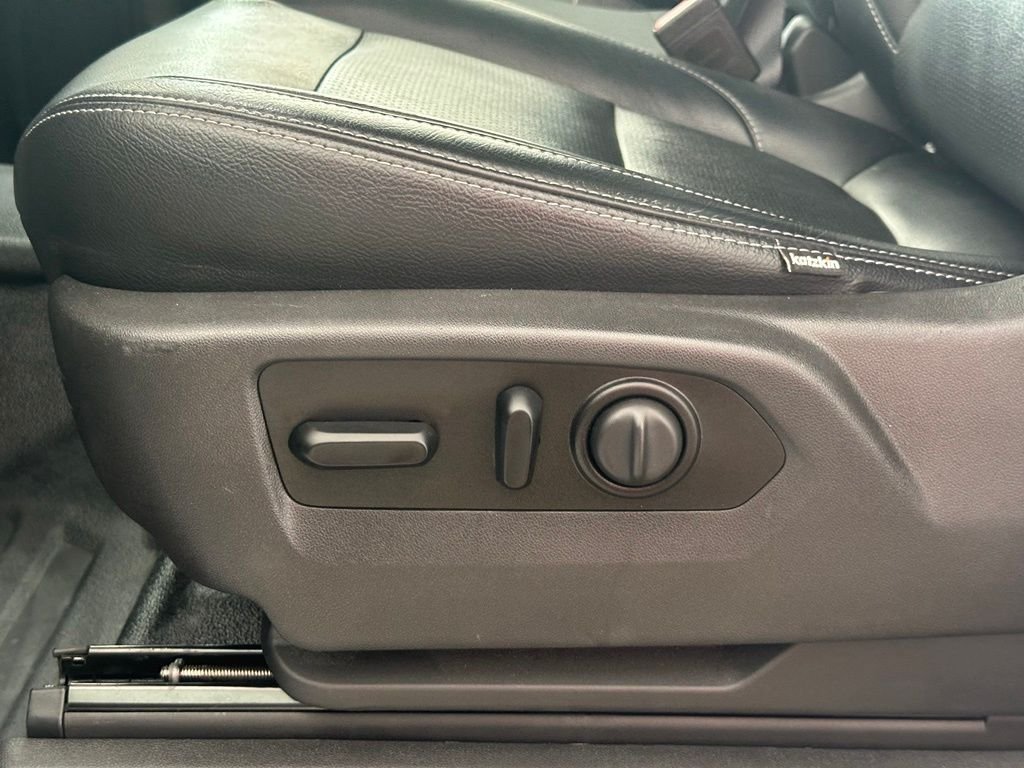 Used 2025 White GMC Pro image 15