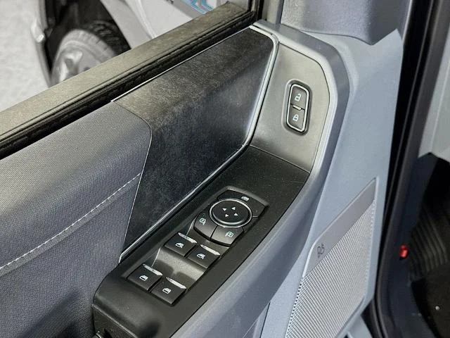 2025 Ford F-150 Lightning Flash - Photo 53
