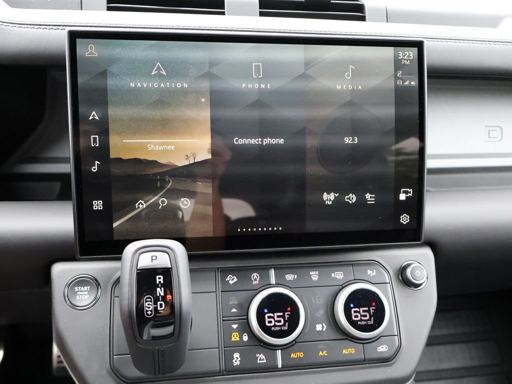 New 2026 Santorini Black Land Rover V8 image 21