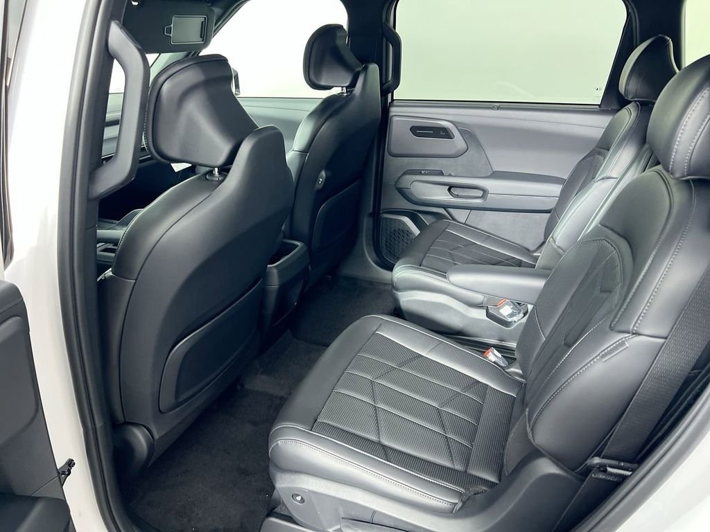 New 2027 Glacial White Pearl Kia X-LINE SX image 25