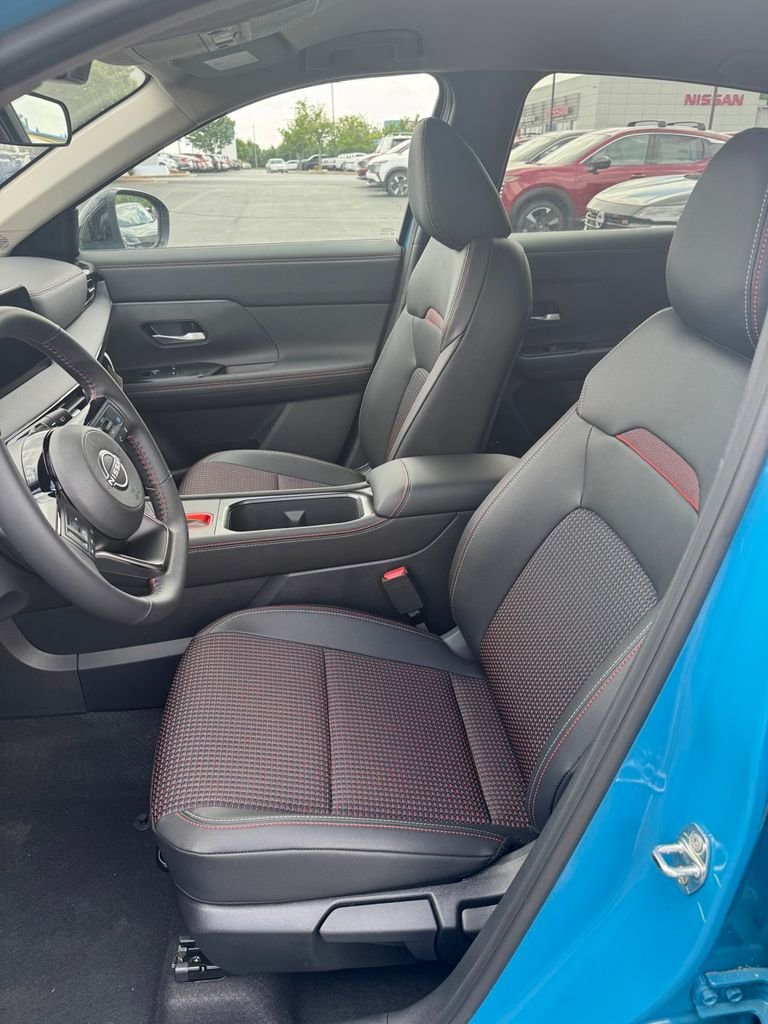 New 2026 Arctic Ice Blue Metallic / Super Black Two-tone Nissan SR image 10