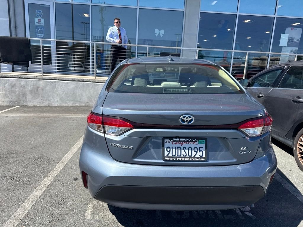 Used 2025  Toyota LE image 6