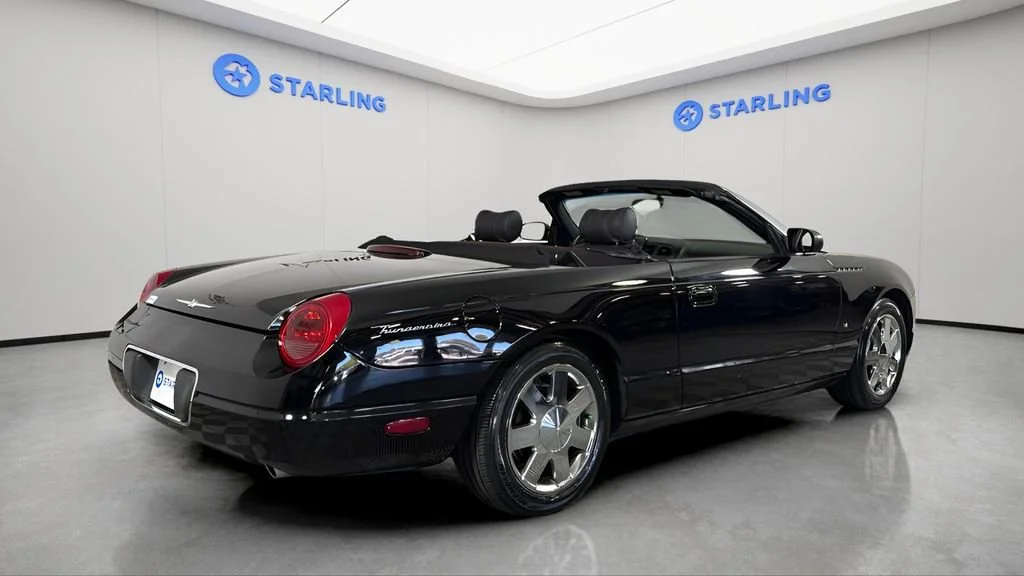 Used 2003  Ford Deluxe image 19