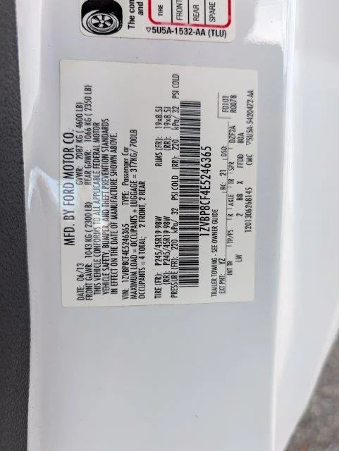 Used 2014 White Ford GT image 28