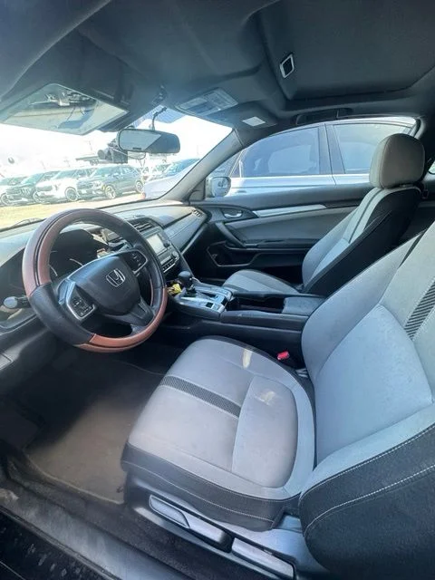 Used 2016 Black Honda LX-P image 6