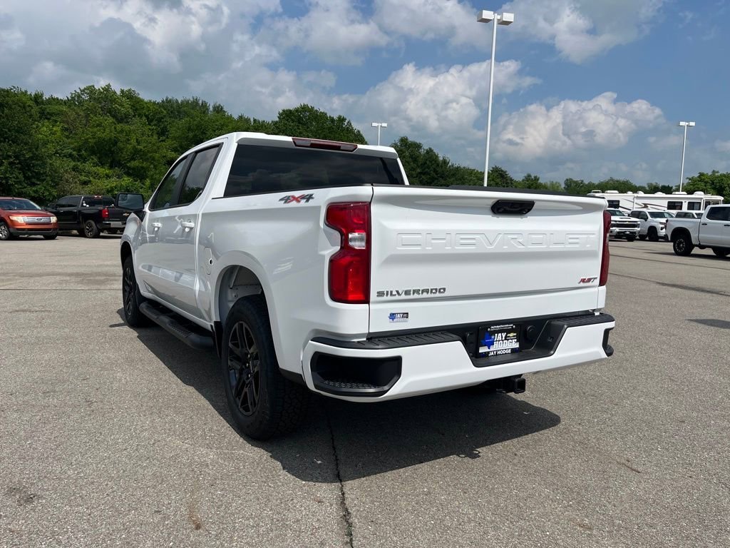 New 2026 Summit White Chevrolet RST image 3