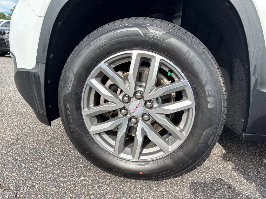 Used 2017 White GMC SLE-2 image 13