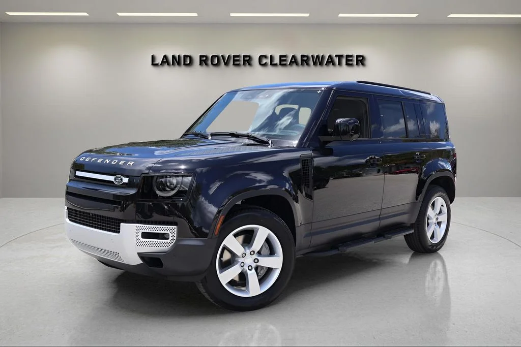2025 Land Rover Defender 110 S P400's photo