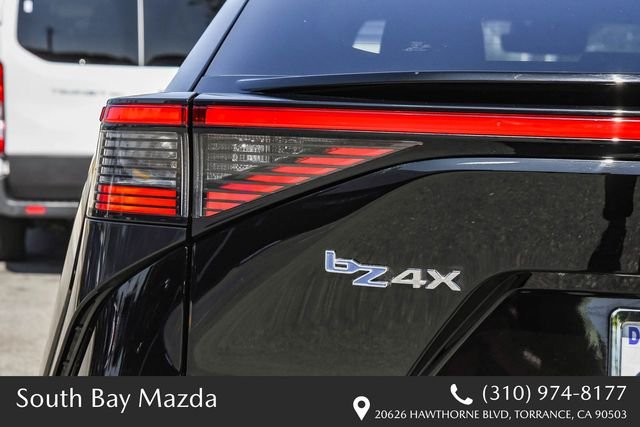 Used 2024  Toyota XLE image 9