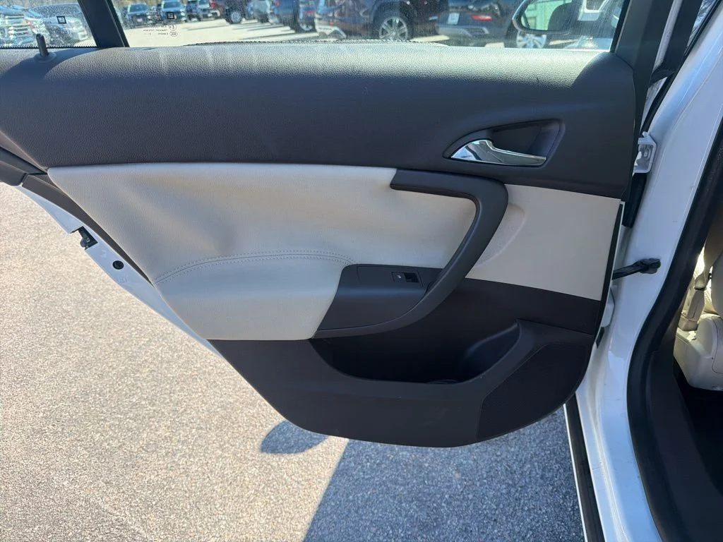 Used 2011 White Buick CXL image 23