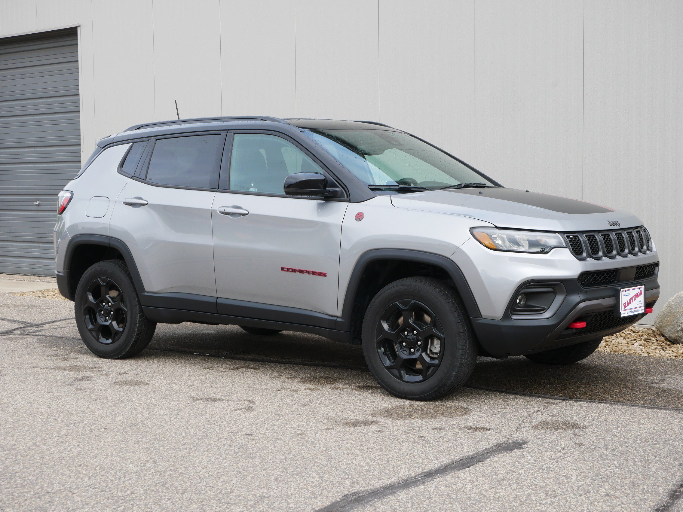 Used 2023 Billet Silver Metallic Clearcoat Jeep Trailhawk image 7