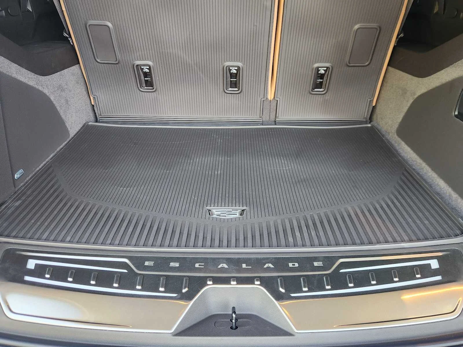 New 2026 Vibrant White Tricoat Cadillac Luxury image 22