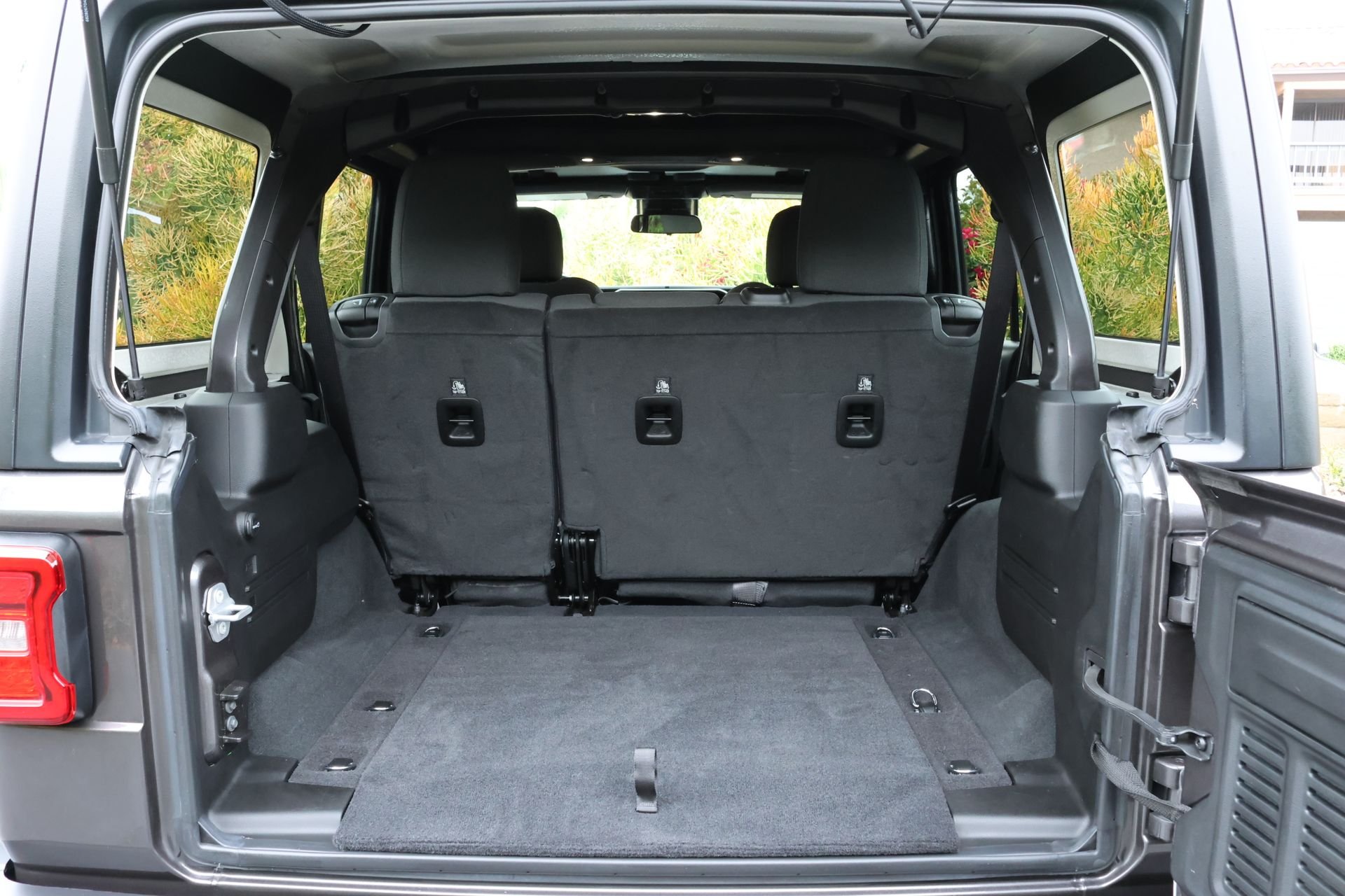 Used 2024 Gray Jeep Rubicon image 22