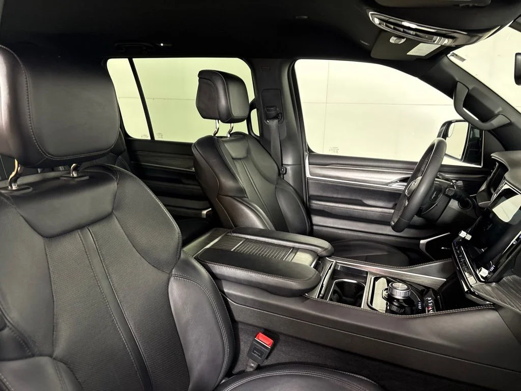 Used 2024 White Jeep Series II image 24